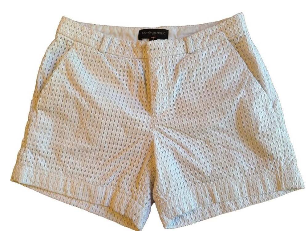 Banana Republic Eyelet Shorts Size 0 White Textured Cotton b1438